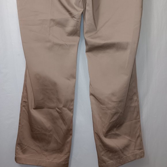 LEE REGULAR FIT STRAIGHT LEG MID RISE KHAKI PANTS COTTON BLEND WOMEN'S SIZE 18L - Picture 2 of 16